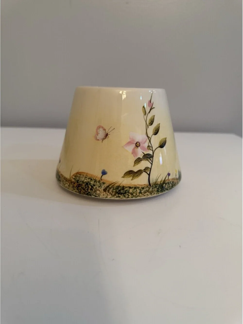 VTG Home Interiors lamp Shade Jar Candle Topper w/Floral & Butterfly Ceramic EUC